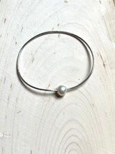 Load image into Gallery viewer, Floating Pearl Bangle