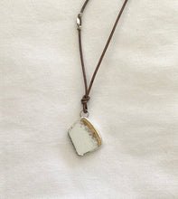 Load image into Gallery viewer, Vintage Bone Chine White &amp; Gold Necklace