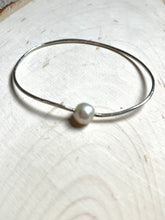 Load image into Gallery viewer, Floating Pearl Bangle